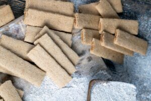 Jaki VAT na materiały budowlane (np. kotły, beton, styropian, stal, drewno konstrukcyjne, pellet, kostka brukowa)?