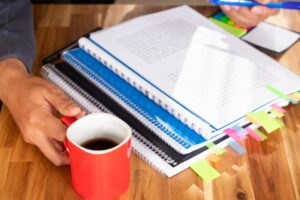 Student uczący się w domu