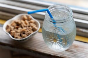 Jaki VAT na wodę (w tym mineralną, gazowaną) i ścieki?